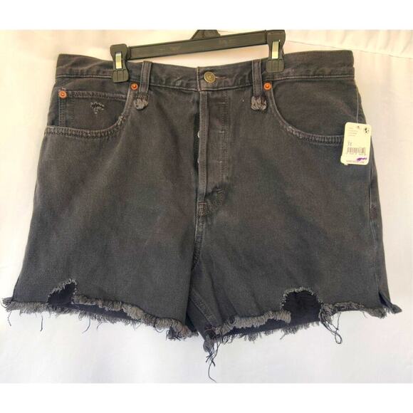 We The Free People Makai Cutoff Jean Shorts Washed Black Size 31 Button Fly - Picture 3 of 7